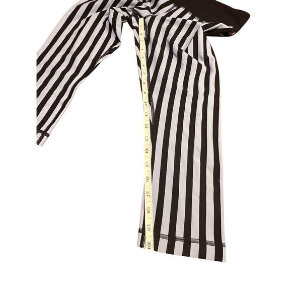 lululemon Wunder Under Crop size 8 black periwinkle striped leggings yoga - Picture 3 of 5